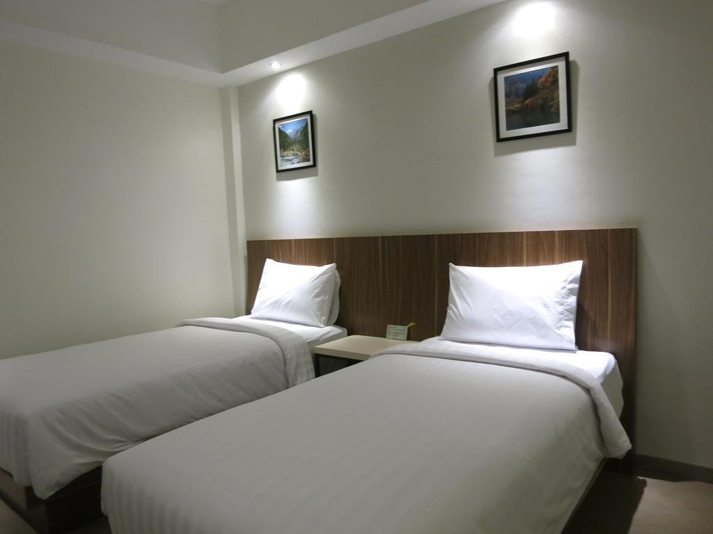Hart Hotel Arjuna Mataram Room photo